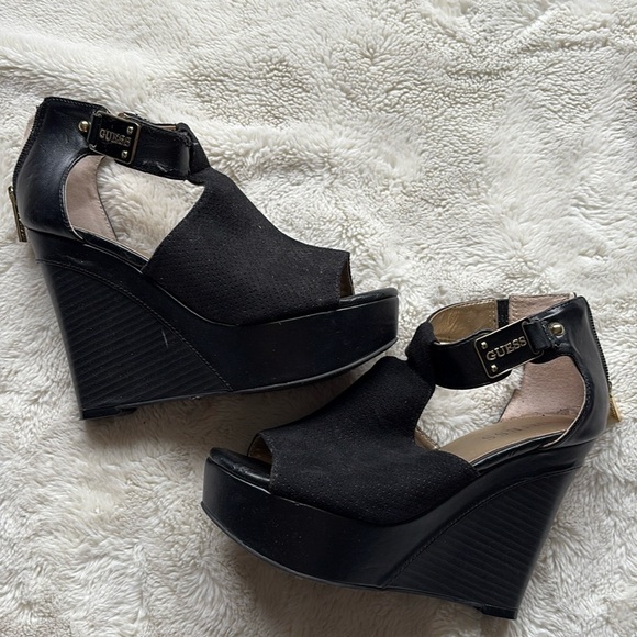 GUESS Black Peep Toe Wedge Heels –Chic Comfort with a Bold Edge Size 5.5 - Picture 1 of 12